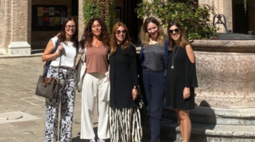 In the photograph from left to right: Francesca Cappelletti, Barbara Pasa, Stefania Stellacci, Micol Roversi Monaco, Alessandra Baudo, cloister of Tolentini building complex, Headquarter of IUAV University of Venice.